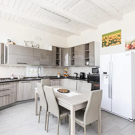Ardith By Plus Villa *